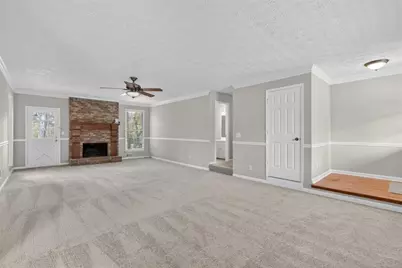 2045 Skyland Glen Drive, Snellville, GA 30078 - Photo 5