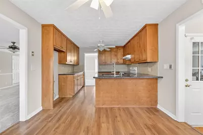 2045 Skyland Glen Drive, Snellville, GA 30078 - Photo 9