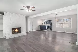 187 Hamilton E Holmes Dr, Atlanta, GA 30318 - Photo 7