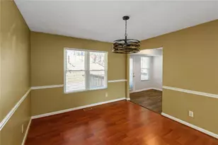 731 Bridgewood Ct, Lithonia, GA 30058 - Photo 9