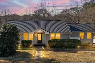 230 Danielsville St, Jefferson, GA 30549 - Photo 1