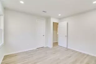 1215 Sheppard Pl, Stone Mountain, GA 30083 - Photo 17