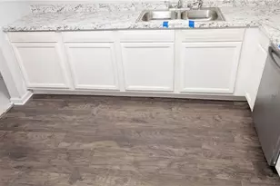 8154 Tudor Dr, Jonesboro, GA 30238 - Photo 5