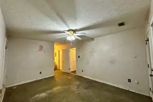 1001 Lake Pointe Cir, Roswell, GA 30075 - Photo 9