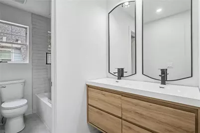 2768 Royal Bluff, Decatur, GA 30030 - Photo 17