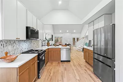 2768 Royal Bluff, Decatur, GA 30030 - Photo 13