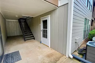 320 Park Ridge Cir, Marietta, GA 30068 - Photo 3