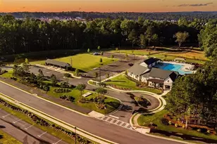 728 Crystal Lk Pkwy, Hoschton, GA 30548 - Photo 7