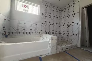 728 Crystal Lk Pkwy, Hoschton, GA 30548 - Photo 5