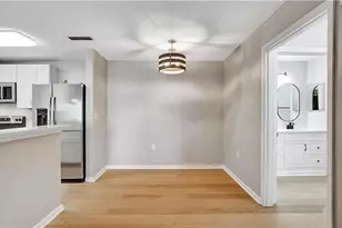 214 Granville Ct, Sandy Springs, GA 30328 - Photo 3