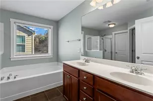 2043 Village Crest Dr NW, Atlanta, GA 30318 - Photo 19