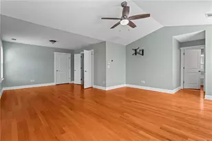 2043 Village Crest Dr NW, Atlanta, GA 30318 - Photo 17