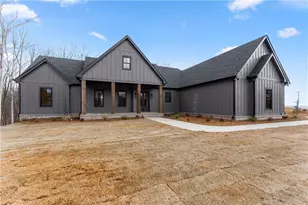 3255 Tanners Mill Rd, Gainesville, GA 30507 - Photo 3