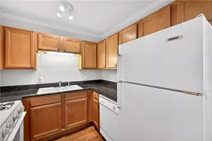 1990 Wellbourne Dr NE, Atlanta, GA 30324 - Photo 13