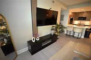 1074 Peachtree Walk NE, Atlanta, GA 30309 - Photo 3