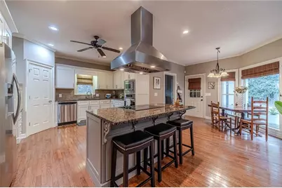 2049 Burgundy Drive, Braselton, GA 30517 - Photo 5