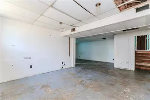 556 Roxbury Dr, Riverdale, GA 30274 - Photo 17