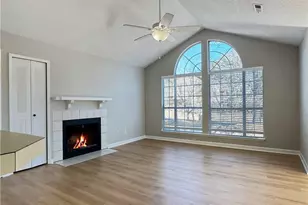 901 Wentworth Ct, Alpharetta, GA 30022 - Photo 3