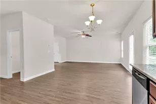 4488 Ravenwood Dr, Union City, GA 30291 - Photo 13