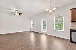 4488 Ravenwood Dr, Union City, GA 30291 - Photo 9