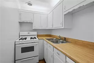 11 Peachtree Hills Ave NE, Atlanta, GA 30305 - Photo 7