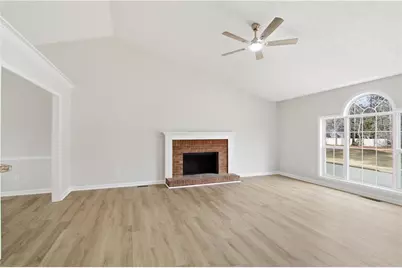 2939 Sweetbriar Walk, Snellville, GA 30039 - Photo 3