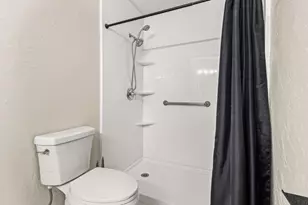 8586 Creekwood Way, Jonesboro, GA 30238 - Photo 13