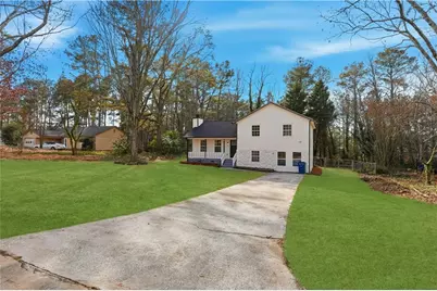 1429 Ridgewood Place, Lawrenceville, GA 30043 - Photo 3