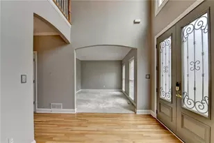 1015 Rowe Oak Cir, Lawrenceville, GA 30043 - Photo 7