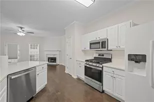 902 Tree Creek Blvd, Lawrenceville, GA 30043 - Photo 9