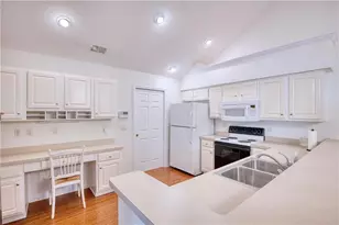 2917 Oakside Cir, Alpharetta, GA 30004 - Photo 5