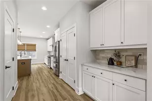 2022 Drew Dr NW, Atlanta, GA 30318 - Photo 9