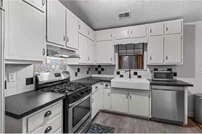 2220 Davis Oaks Court, Stone Mountain, GA 30087 - Photo 11