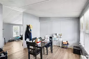 112 Skyland Dr E, Locust Grove, GA 30248 - Photo 5