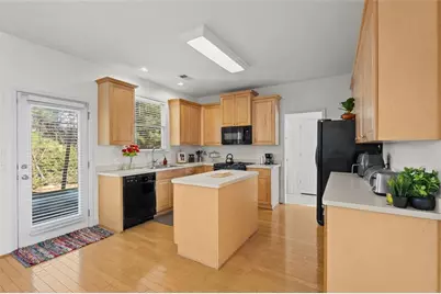 6464 Edgewater Cove, Fairburn, GA 30213 - Photo 11