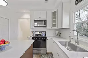 131 Holiday Street NE, Marietta, GA 30060 - Photo 9