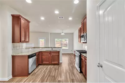 7655 Wrotham Circle, Atlanta, GA 30349 - Photo 9