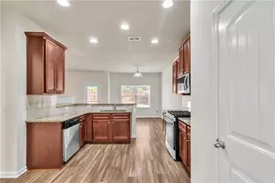 7655 Wrotham Cir, Atlanta, GA 30349 - Photo 9