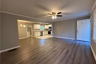 1576 Carolyn Dr, Stone Mountain, GA 30087 - Photo 3