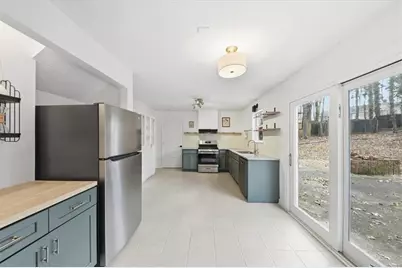 688 Greenhedge Drive, Stone Mountain, GA 30088 - Photo 15