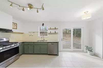 688 Greenhedge Drive, Stone Mountain, GA 30088 - Photo 17