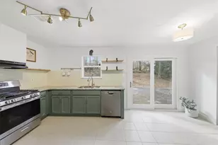 688 Greenhedge Dr, Stone Mountain, GA 30088 - Photo 17