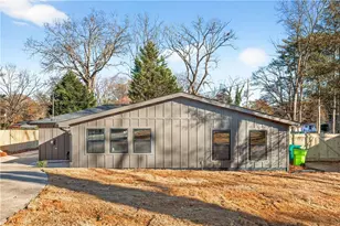 2720 Ivanhoe Ln SE, Smyrna, GA 30082 - Photo 35