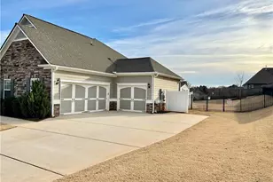 2216 Blackberry Ct, Monroe, GA 30656 - Photo 3