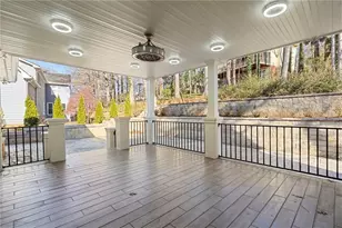 526 Coopers Pond Dr, Lawrenceville, GA 30044 - Photo 9