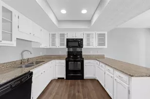 501 Dunwoody Chace, Atlanta, GA 30328 - Photo 17