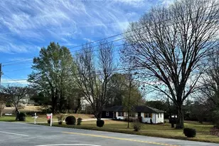 656 Moon Rd, Lawrenceville, GA 30046 - Photo 3