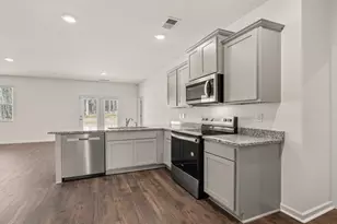 8592 Secretariat Dr, Lithonia, GA 30058 - Photo 7