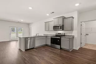 8592 Secretariat Dr, Lithonia, GA 30058 - Photo 3