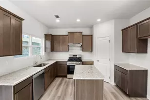 265 Bloomfield Cir, Canton, GA 30114 - Photo 3